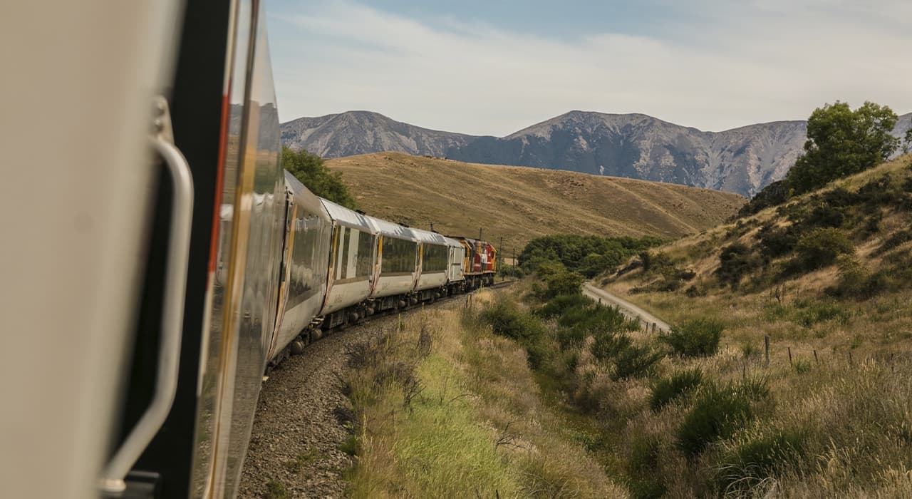 How to travel by train: preparation for the trip and important tips